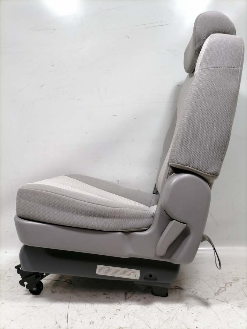 Kia Carnival 2 original Einzelsitz hinten links Stoff Hellgrau Bj.2009